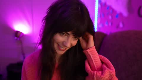 Bella Bondai online show from December 18, 7:04 am