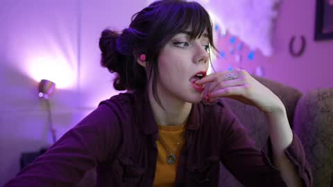 Bella Bondai online show from February 4, 8:02 am