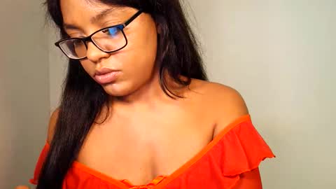 Xoee Winters online show from December 19, 4:08 am