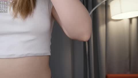 Snapshot of xohanna chatting on February 22, 7:08 am Milana online show from February 22, 7:08 am