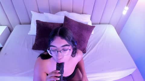 Snapshot of xolara chatting on April 17, 10:51 am Xolara online show from April 17, 10:51 am