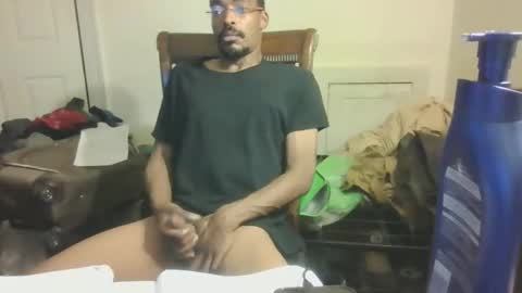 Snapshot of xone6 chatting on December 18, 9:04 am .-X-. online show from December 18, 9:04 am
