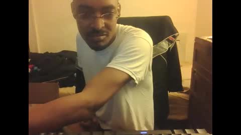 Snapshot of xone6 chatting on March 8, 9:17 am .-X-. online show from March 8, 9:17 am