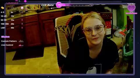 Snapshot of xravenstouchx chatting on October 27, 4:27 am Raven online show from October 27, 4:27 am