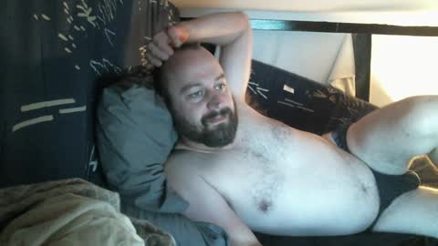 Red online show from January 1, 9:07 am