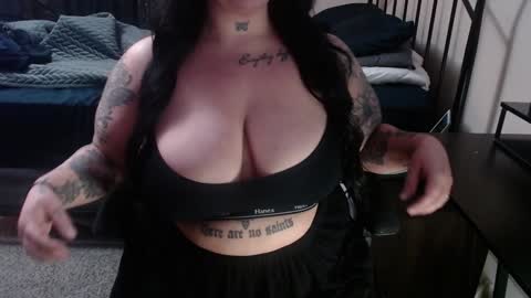 xorileyschembri online show from January 13, 1:23 am