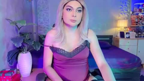 Snapshot of xseductivemichellex chatting on March 15, 8:20 am Michelle online show from March 15, 8:20 am