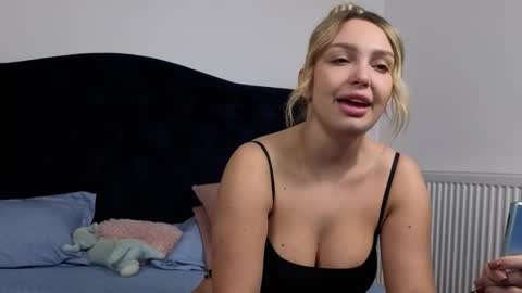 AnnaMaee online show from November 10, 10:09 pm