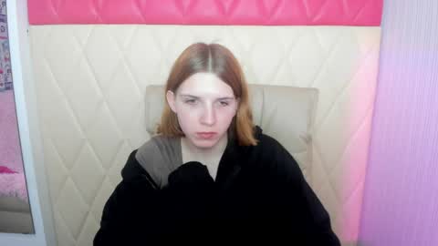 Sophie online show from April 19, 2:44 am