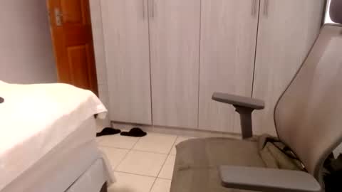 Snapshot of xspiketeex chatting on February 4, 4:59 am spykeXtee online show from February 4, 4:59 am