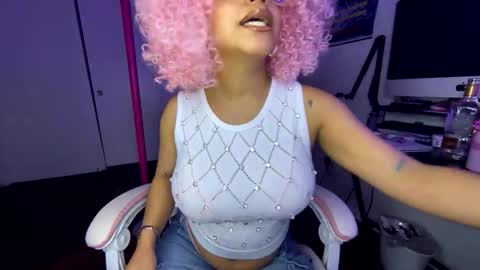 xStarGazingx online show from March 6, 6:10 am