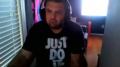 Snapshot of xstrokenchillx chatting on December 10, 10:47 pm Wayne online show from December 10, 10:47 pm