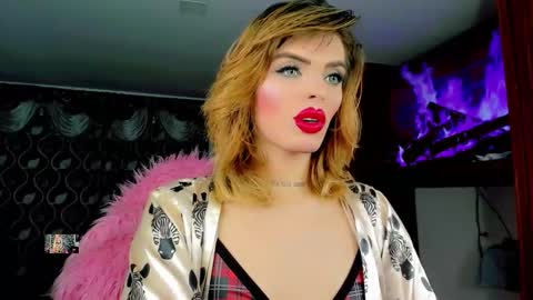 Snapshot of xthesexyboyx chatting on September 10, 8:58 am Femboy Exotic online show from September 10, 8:58 am