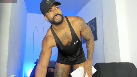 Snapshot of xtipp3r chatting on October 23, 1:43 pm Stipp3r online show from October 23, 1:43 pm