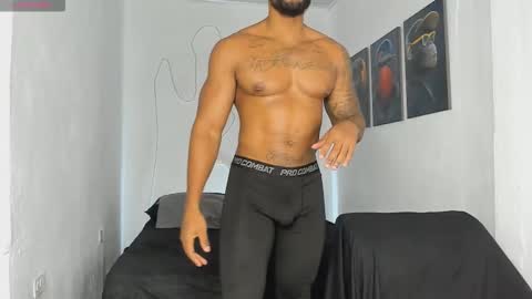 Snapshot of xtipp3r chatting on November 7, 12:49 pm Stipp3r online show from November 7, 12:49 pm