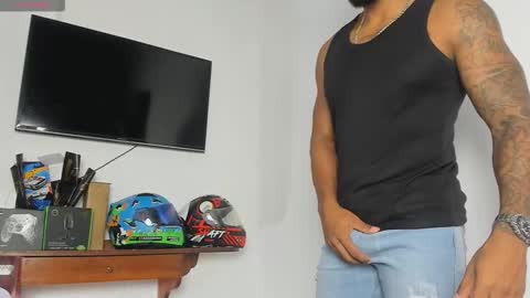 Snapshot of xtipp3r chatting on December 20, 12:23 pm Stipp3r online show from December 20, 12:23 pm