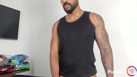 Snapshot of xtipp3r chatting on March 10, 11:15 am Stipp3r online show from March 10, 11:15 am