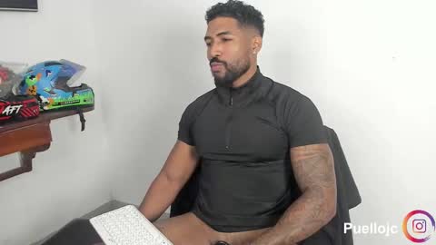 Snapshot of xtipp3r chatting on March 11, 11:49 am Stipp3r online show from March 11, 11:49 am