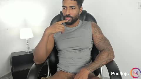 Snapshot of xtipp3r chatting on April 6, 12:39 pm Stipp3r online show from April 6, 12:39 pm