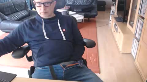 Snapshot of xtommix69 chatting on February 3, 1:38 pm xtommix69 online show from February 3, 1:38 pm