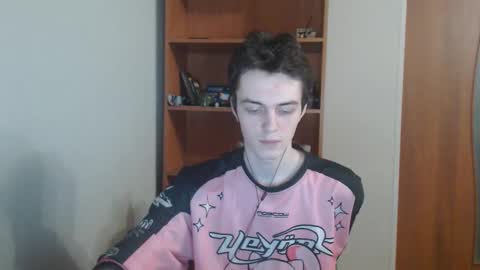 traqqq online show from October 21, 10:10 pm