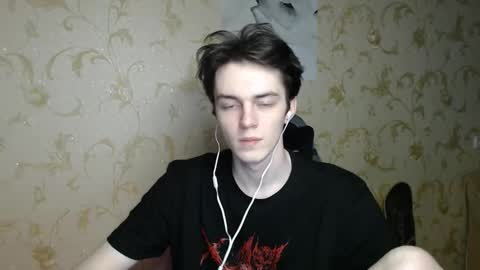 traqqq online show from March 23, 8:02 pm