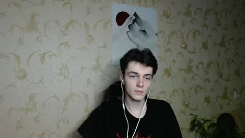 traqqq online show from April 26, 8:17 pm