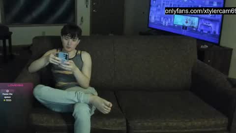 Snapshot of xtylercam69 chatting on May 4, 1:34 am xtylercam69 online show from May 4, 1:34 am