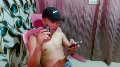 Snapshot of xurdreamboyx chatting on July 7, 9:35 am Marjune online show from July 7, 9:35 am