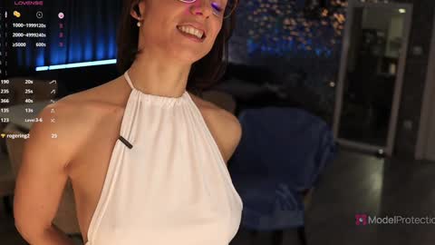 FrancyStepmom and YStepson    INTERESTED IN A GIRL-GIRL COLLABORATION  TEXT ME HERE  or INSTAGRAM online show from February 13, 5:09 pm