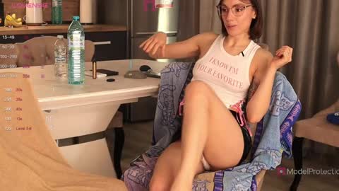 FrancyStepmom and YStepson    INTERESTED IN A GIRL-GIRL COLLABORATION  TEXT ME HERE  or INSTAGRAM online show from May 11, 3:40 pm