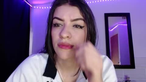 Snapshot of xx_johnson_xx chatting on February 6, 10:57 pm VALE online show from February 6, 10:57 pm