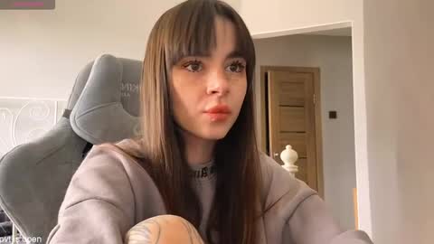 Lily online show from April 13, 10:43 am