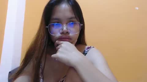 Snapshot of xxana_pinay_26xx chatting on March 5, 9:38 am xxana_pinay_26xx online show from March 5, 9:38 am