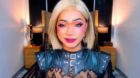 xxasian_goddessxx online show from March 11, 5:35 am