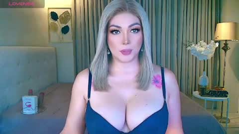 Snapshot of xxbedroombeautyxx chatting on April 6, 1:58 am MISS NATALIA online show from April 6, 1:58 am