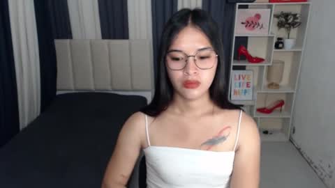 CHLOES ROOM online show from September 11, 4:51 pm