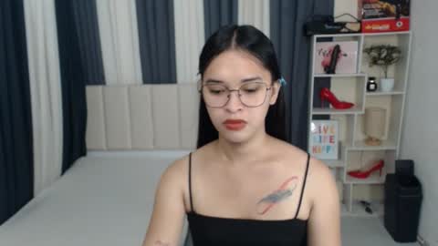 CHLOES ROOM online show from September 20, 5:41 am