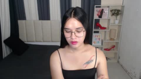 CHLOES ROOM online show from October 14, 5:47 pm