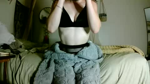 Snapshot of xxbreedmexx chatting on June 16, 12:57 am xxbreedmexx online show from June 16, 12:57 am