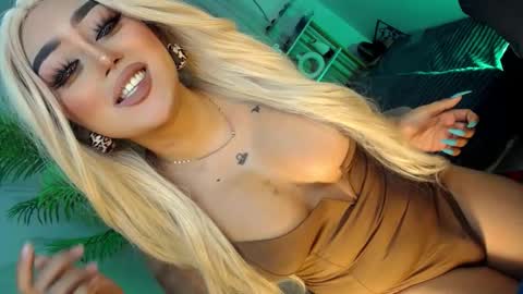 Snapshot of xxcumcatcherxx chatting on March 1, 2:02 am Jane online show from March 1, 2:02 am