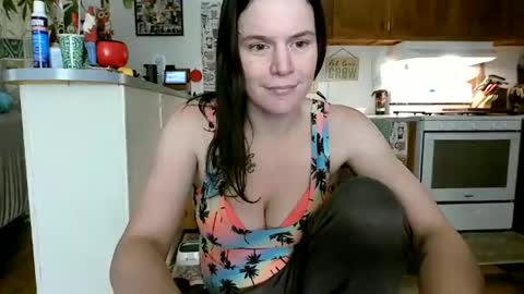 Snapshot of xxdana chatting on December 13, 2:10 am Deezy online show from December 13, 2:10 am