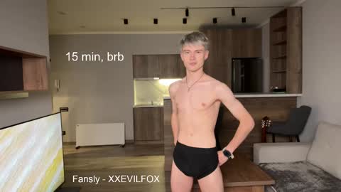 Snapshot of xxevilfox chatting on September 11, 11:32 am Fox online show from September 11, 11:32 am