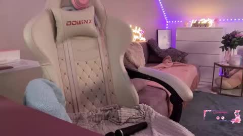 xxfairyxgiiirlxx online show from February 3, 12:54 pm