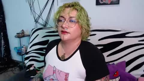 Snapshot of xxgreengoodxx chatting on February 19, 11:34 pm xxgreengoodxx online show from February 19, 11:34 pm