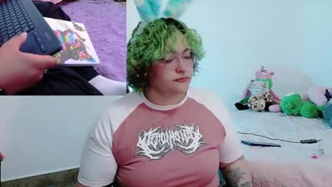 Snapshot of xxgreengoodxx chatting on April 2, 3:59 am xxgreengoodxx online show from April 2, 3:59 am