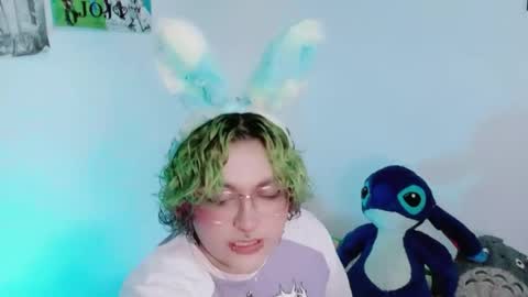 Snapshot of xxgreengoodxx chatting on April 2, 9:01 pm xxgreengoodxx online show from April 2, 9:01 pm