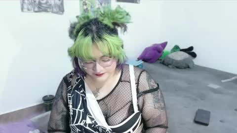 Snapshot of xxgreengoodxx chatting on April 19, 8:44 pm xxgreengoodxx online show from April 19, 8:44 pm