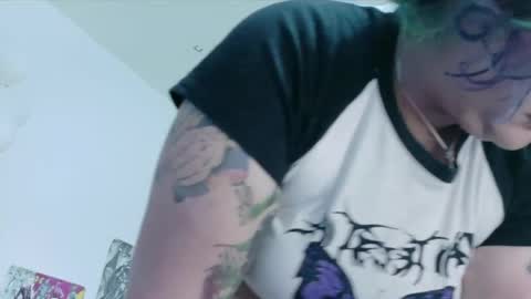 Snapshot of xxgreengoodxx chatting on May 6, 6:52 am xxgreengoodxx online show from May 6, 6:52 am
