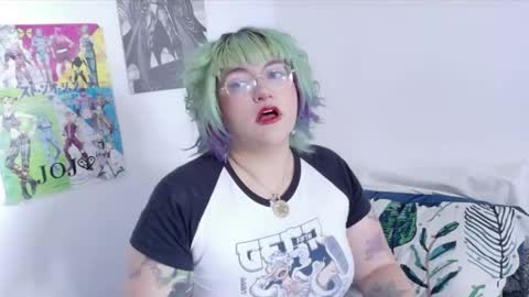 Snapshot of xxgreengoodxx chatting on May 9, 8:03 pm xxgreengoodxx online show from May 9, 8:03 pm